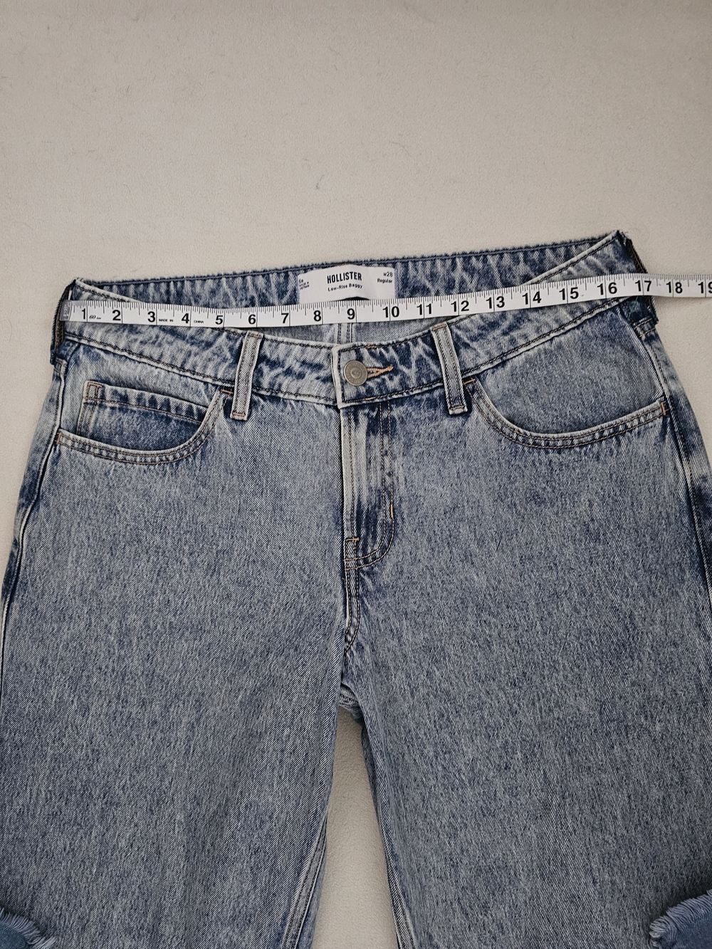 NEW! HOLLISTER Wome's Baggy Low-Rise Wide-Leg Jeans In Blue Ligth Wash Sz 6R/W28 - Picture 7 of 16
